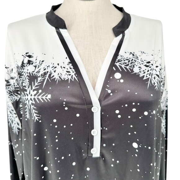 Snowflake Print Womens Top fits like 3XL US Black White LS V-Neck Poly Spandex - Picture 2 of 8